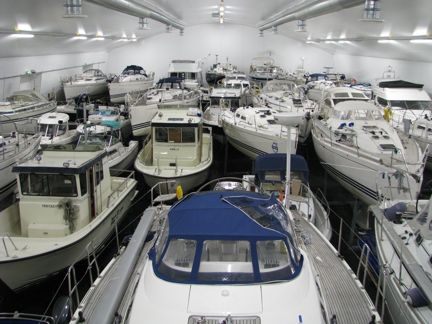 Best-Hall warehouse for storing boats